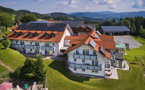 Heckenrose mit Badewelt und Sauna Inkl.: Domicile, Biens, Villa