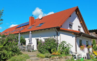 Wesenberg 602: Plante, Ciel, Bâtiment, Nuage, Propriété, Fenêtre, Porte, Arbre, Lot Terre, Maison