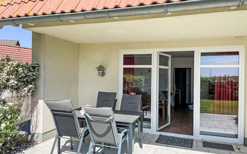 Breege 638: Plante, Meubles, Propriété, Bâtiment, Chaise, Ombre, Table, Porte, Fenêtre, Architecture