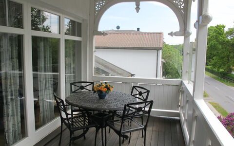 Juliusruh 627: Propriété, Porche, Bâtiment, Balcon, Pièce, Immobilier, Maison, Ombre, Meubles, Architecture