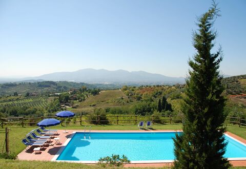 Fubbiano: Piscine, Propriété, Loisir, Biens, Arbre, Vacances, Immobilier, Herbe, Recours, Station De Montagne