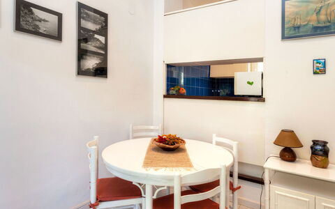 Villa Blanca Feliu: Pièce, Propriété, Design Intérieur, Meubles, Table, Bâtiment, Maison, Immobilier, Sol, Salle À Manger