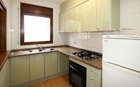 Palsmar: Cabinetry, Comptoir, Propriété, Evier, Robinet, Évier, Bâtiment, Cuisinière, Cuisine, Appareil De Cuisine