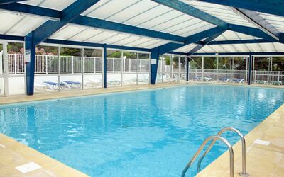 Saint Hilaire de Riez 606: L'Eau, Piscine, Bâtiment, Bleu Azur, Ombre, Loisir, Aqua, Composite, Immobilier, Ville Resort