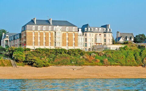 Saint Malo 607: L'Eau, Plante, Ciel, Bâtiment, Propriété, Bleu Azur, Paysage Naturel, Lot Terre, Arbre, Cotiers Et Relief Océaniques