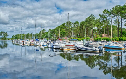 Lacanau 659: Bleu, L'Eau, Bateau, Marina, Navire, Voie Navigable, Été, Port, Réflexion, Bateaux Et Nautique - Materiel Et Fournitures
