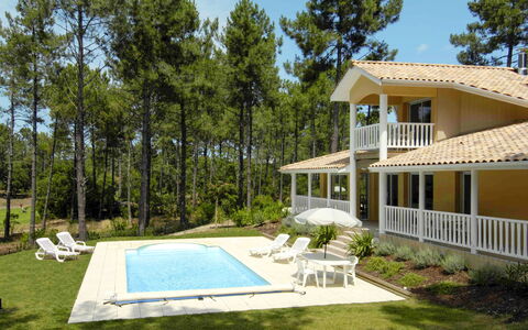 Lacanau 660: Plante, Ciel, Bâtiment, Fenêtre, Arbre, Ombre, Lot Terre, Maison, Piscine, Porche