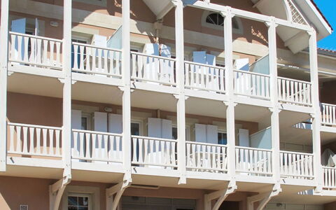 Arcachon 617: Bâtiment, Propriété, Ciel, Fenêtre, Bleu, Maison, Condominium, Design Urbain, Bois, Siding