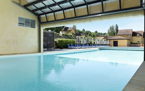 Sarlat-La-Canéda 607: L'Eau, Piscine, Ombre, Plante, Loisir, Immobilier, Arbre, Composite, Ciel, Bâtiment