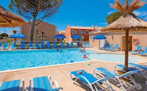 Aigues Mortes 608: Piscine, Recours, Vacances, Propriété, Loisir, Station Balnéaire, Ville, Ville Resort, Balancelle, Bleu Azur
