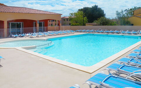 Aigues Mortes 608: Piscine, Propriété, Recours, Immobilier, Loisir, Vacances, Centre De Loisirs, L'Eau, Bâtiment, Maison