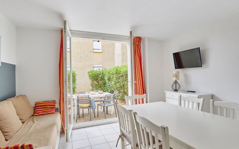 Valras Plage 606: Appartement, Chaise, Mobilier De Jardin, Recours, Balcon, Table Cuisine Et Salle A Manger, Plante D'Appartement, Hôtel, Eco Hôtel