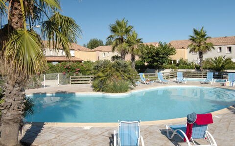 Valras Plage 606: Piscine, Propriété, Recours, Vacances, Immobilier, Bâtiment, Palmier, Maison, Loisir, Arbre