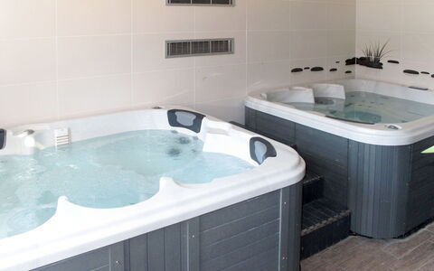 Argelès sur Mer 627: Baignoire, Luminaire Plomberie, Propriété, Robinet, Salle De Bains, Rectangle, L'Eau, Sol