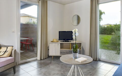 Montpellier 612: Pièce, Propriété, Meubles, Design Intérieur, Bâtiment, Sol, Maison, Tuile, Salle De Bains, Table