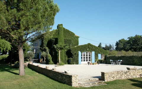 Les Puits Neufs: Propriété, Arbre, Maison, Architecture, Bâtiment, Herbe, Biens, Paysage, Jardin, Plante