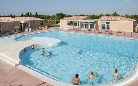 Aubignan 602: Piscine, Loisir, Propriété, Centre De Loisirs, Recours, L'Eau, Vacances, Ville Resort, Bâtiment, Des Loisirs