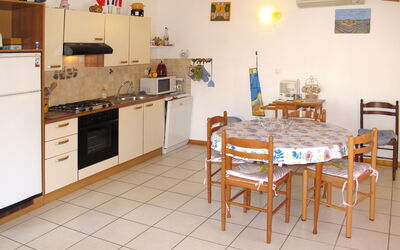 Les Lauriers (Mlm110) 603.1: Pièce, Propriété, Cuisine, Meubles, Bâtiment, Sol, Design Intérieur, Immobilier, Cabinetry, Maison