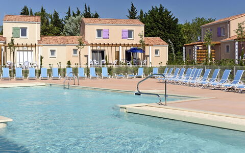 Maussane les Alpilles 613: Piscine, Propriété, Centre De Loisirs, Bâtiment, Recours, Ville, Immobilier, Ville Resort, Appartement, Loisir