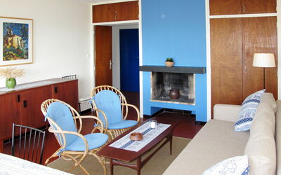 Villa Montemare Dorette 604.2: Pièce, Meubles, Propriété, Bleu, Design Intérieur, Salon, Bâtiment, Maison, Table, Immobilier