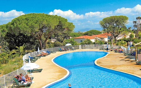 Saint Aygulf 608: Piscine, Loisir, Recours, Ville Resort, Vacances, Balancelle, Thermes, Station Balnéaire, Tropiques