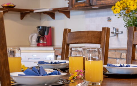 Pazin 615: Vaisselle, Meubles, Serveware, Aliments, Table, Design Intérieur, Vaisselle, Fruit, Drinkware