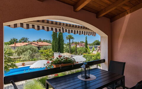 Poreč 607: Propriété, Bâtiment, Immobilier, Pièce, Maison, Architecture, Recours, Design Intérieur, Villa, Porche