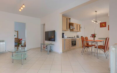 Macini 605.1: Propriété, Meubles, Plante D'Appartement, Chaise, Éclairage, Bois, Salon, Salle, Télévision, Cadre
