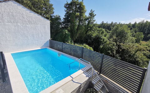 Milka 1: Propriété, Piscine, Architecture, Maison, Immobilier, Vacances, Bâtiment, Loisir, Arbre, Villa