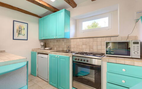 Danijela: Cabinetry, Propriété, Comptoir, Bâtiment, Tiroir, Cuisinière, Appareil De Cuisine, Cuisine, Gaz Poele, Bois