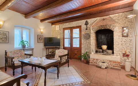 Villa Crispo: Propriété, Pièce, Bâtiment, Design Intérieur, Plafond, Meubles, Maison, Immobilier, Biens, Sol