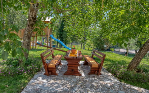 Kos: Plante, Arbre, Table, Paysage Naturel, Bois, Mobilier De Jardin, Herbe, Ombre, Loisir, Des Loisirs