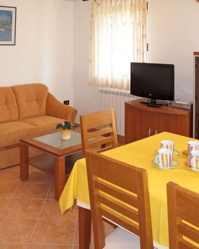 Martina (Lbn377) 763.2
