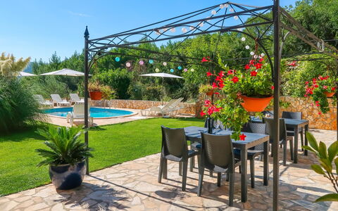 Rabac 634: Propriété, Jardin, Immobilier, Arrière-Cour, Cour, Patio, Botanique, Maison, Bâtiment, Aménagement Paysager