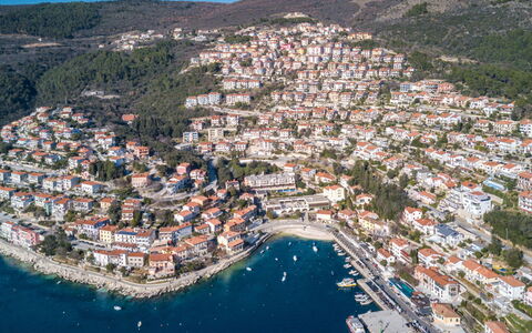 Orhideja: L'Eau, Bâtiment, Ressources En Eau, Ciel, Bleu Azur, Montagne, Design Urbain, Cotiers Et Relief Océaniques, Maison, Bateau