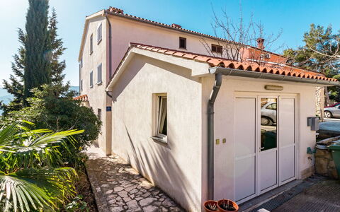 Orhideja: Ciel, Bâtiment, Plante, Propriété, Porte, Arbre, Bois, Maison, Fenêtre