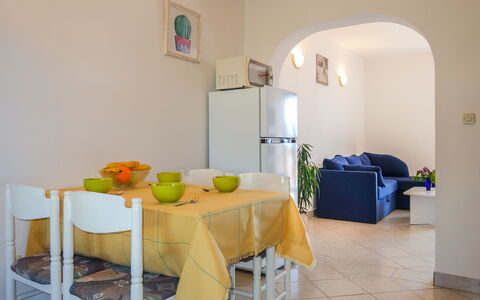 Krk Krk 662: Table, Meubles, Design Intérieur, Vaisselle, Bâtiment, Sol, Maison, Sol, Chaise, Nappe De Table