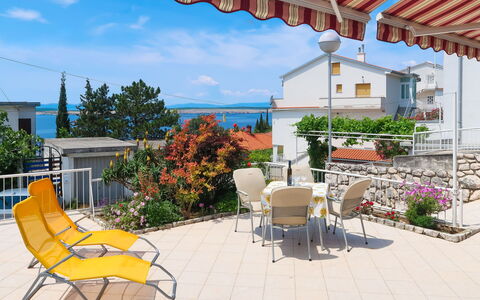 Manestar: Propriété, Toit, Bâtiment, Immobilier, Maison, Patio, Domicile, Pièce, Meubles, Appartement