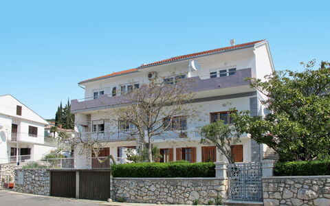 Manestar: Propriété, Bâtiment, Zone Résidentielle, Maison, Immobilier, Architecture, Quartier, Domicile, Façade, Appartement