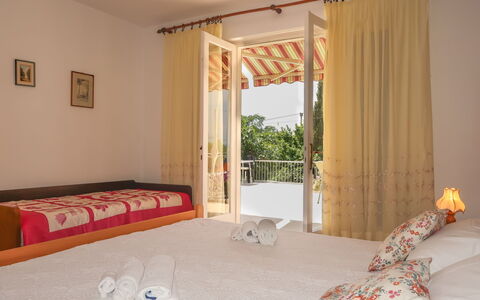 Manestar: Pièce, Propriété, Meubles, Chambre, Rideau, Design Intérieur, Lit, Traitement De Fenetre, Bâtiment, Maison