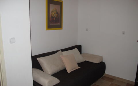 Catarina 1: Propriété, Bâtiment, Cadre, Confort, Bois, Design Intérieur, Rectangle, Salon, Canapé, Sol