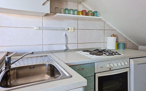 Valentina: Cuisine, Appareil De Cuisine, Evier, Comptoir, Principaux Appliance, Luminaire Plomberie, Cuisinière, Cabinetry, Sol, Électroménager