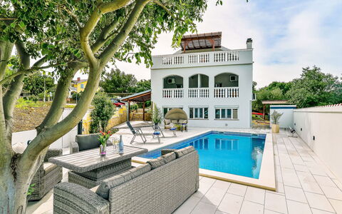 Valentina: Piscine, Zone Résidentielle, Domicile, Recours, Biens, Ombre, Villa, Manoir, Jardin, Eco Hôtel