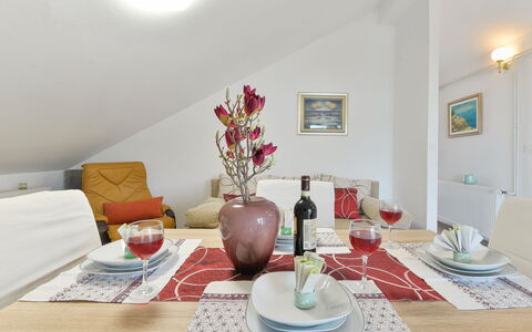 Valentina: Pièce, Propriété, Design Intérieur, Meubles, Table, Salon, Immobilier, Salle À Manger, Maison, Sol