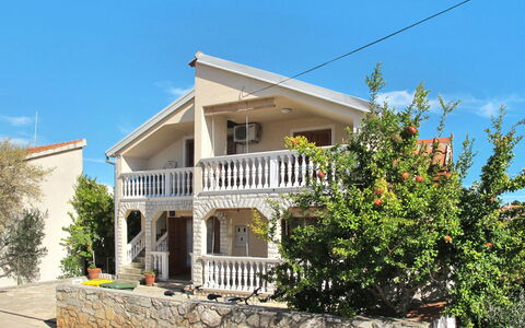 Murter Betina 603: Zone Résidentielle, Maison, Domicile, Chalet, Biens, Balcon, Porche, Hacienda, Villa