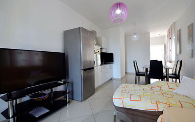 Katarina 5 606.3: Meubles, Table, Canapé, Salon, Design Intérieur, Bâtiment, Sol, Sol, Mur, Cuisine