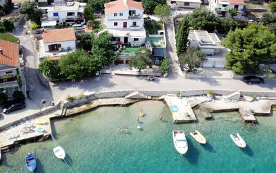 Šibenik 610: Propriété, Ville, Bâtiment, Piscine, Photographie Aérienne, Tourisme, Immobilier, Loisir, Maison, La Photographie
