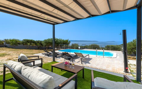 Ria with Heated Pool: Mobilier De Jardin, Ombre, Structure En Plein Air, Chaise, Recours, Patio, Piscine, Eco Hôtel, Tableau De Plein Air, Pergola