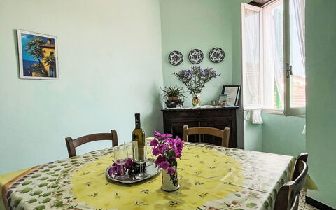 Dolcedo 640: Meubles, Design Intérieur, Sol, Table, Salle À Manger, Pièce, Textile, Sol, Linge, Table Cuisine Et Salle A Manger