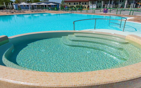 Sirmione 618: Piscine, Composite, Recours, Loisir, Ombre, Thermes, Caractéristique De L'Eau, Ville Resort, Centre De Loisirs